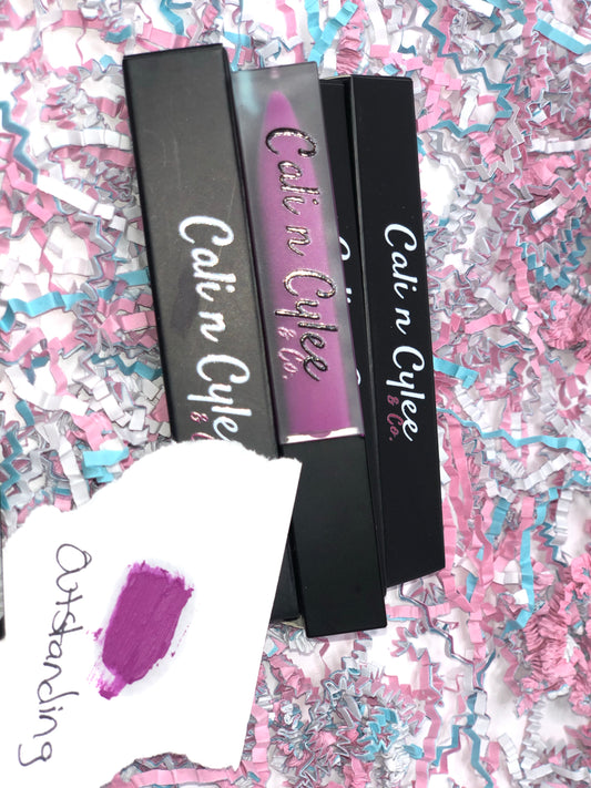 Outstanding-Matte Liquid Lipstick